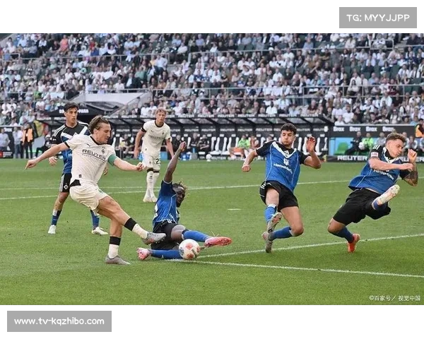 尤文vs拉齐奥中场休息时球迷冲突，安保迅速介入平息